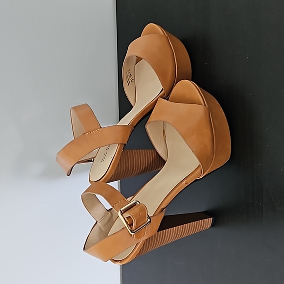 Platform Heels - Picture 2 of 4